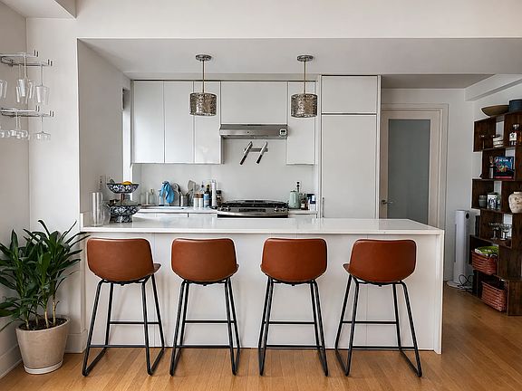 3rd image of 308 W 30th St APT 6E