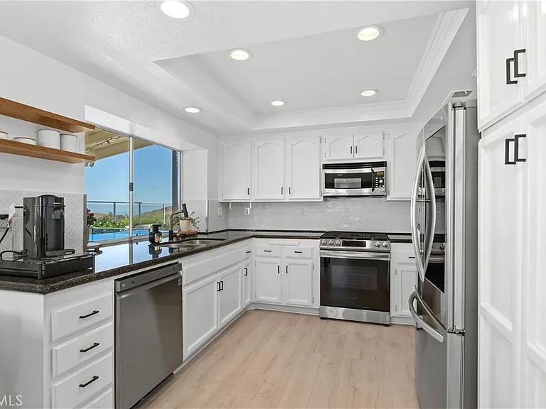 20 Sand Point — Photo 17