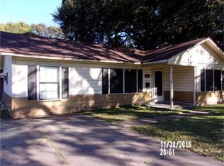 1013 Morningside St, Angleton, TX 77515