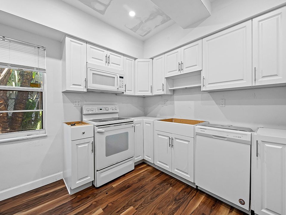 1st image of 1640 NE 4th Place
