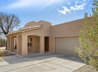 6694 Camino Rojo, Santa Fe, NM 87507
