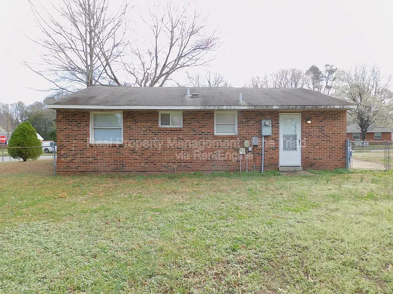 2300 Willow Rd — Photo 16