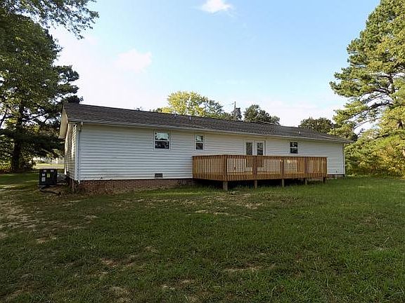 4th image of 140 John Sevier Cir