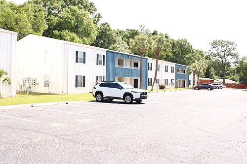 Willow Tree Apartments Photo 1