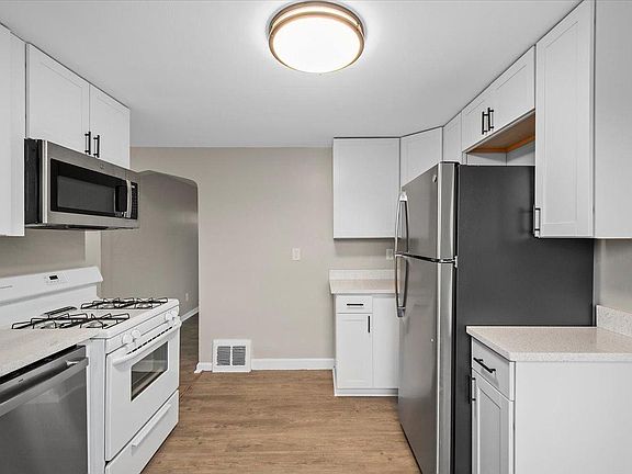 4th image of 59 Garden St