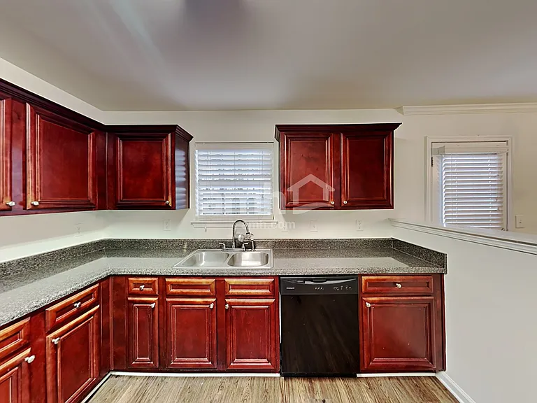 105 Hidden Creek Dr — Photo 3