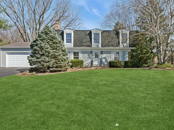 258 Stonegate Rd, Cary, IL 60013