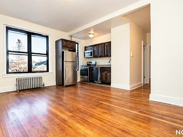 151-10 35th Avenue image 1 of 10