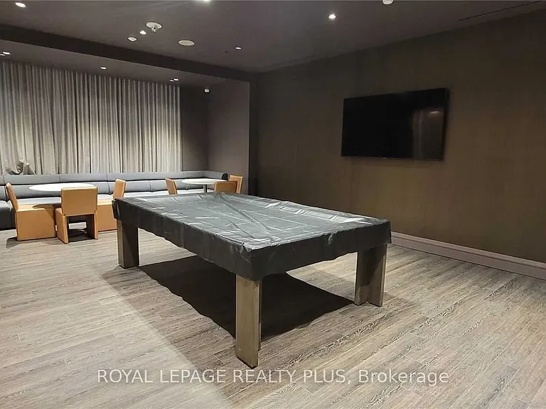39 Roehampton Ave E #1807 — Photo 20