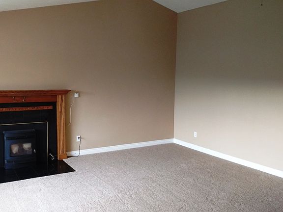 3rd image of 2555 SE 67th Ave