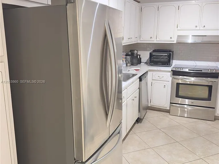10185 Collins Ave #202 — Photo 20