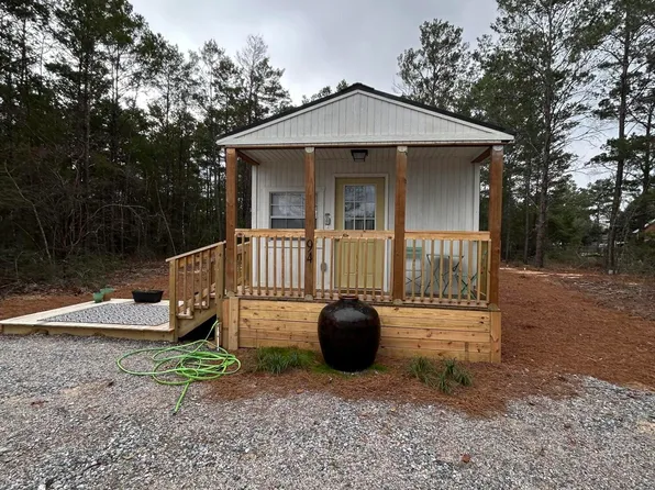 94 E Marigold Ave, Defuniak Springs, FL 32433