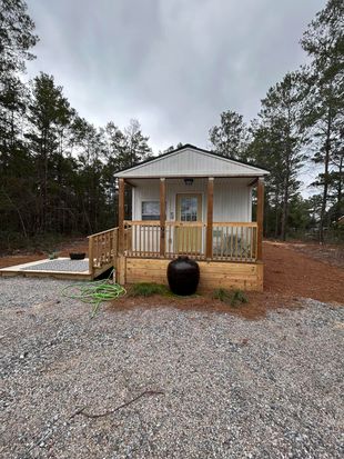 94 E Marigold Ave, Defuniak Springs, FL 32433