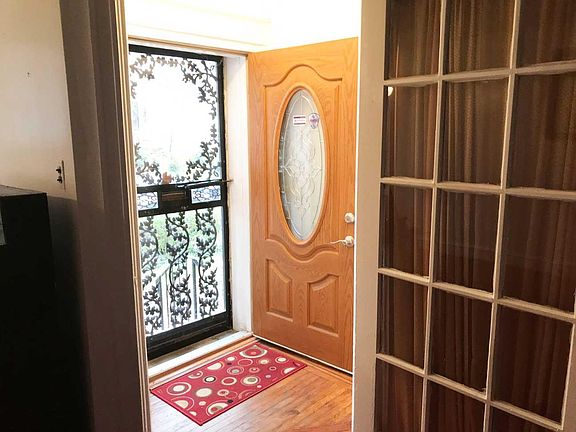 3rd image of 5736 Woodcrest Ave