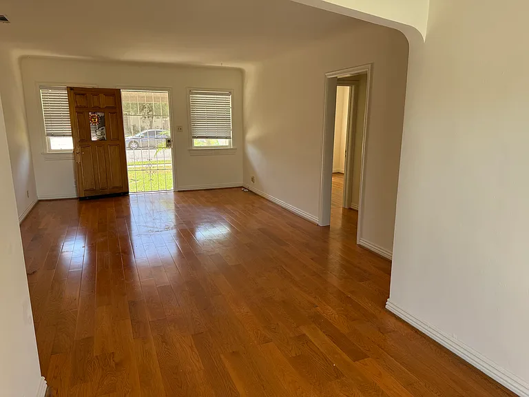 1518 N Naomi St — Photo 3