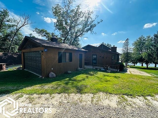 2nd image of 100 Harbor Ln