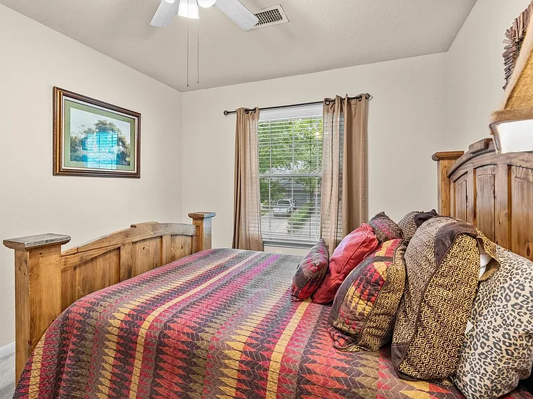 31 Endor Forest Pl — Photo 40