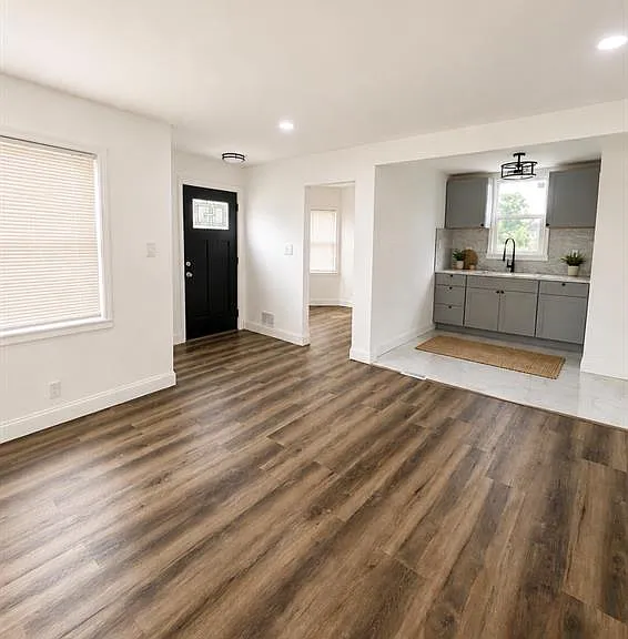12740 August St — Photo 2