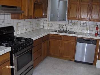 3rd image of 141 Alexander Ave