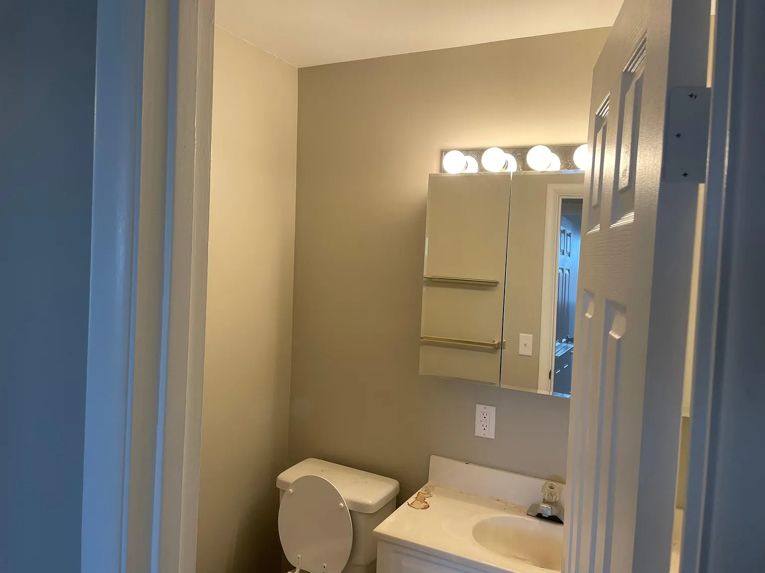 3 bed, 1120 sqft, $1,550 — Photo 3