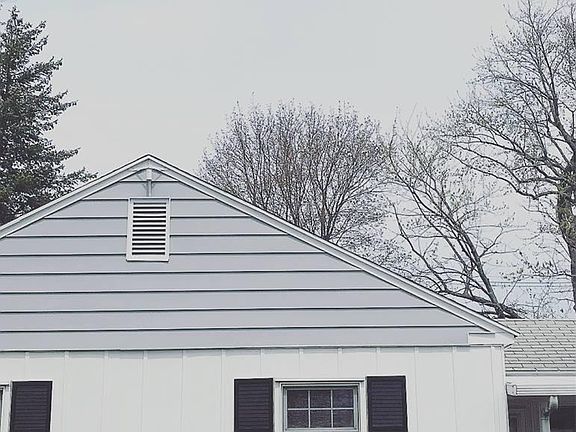 Wonderful neighborhood in walking distance to the U of R & S