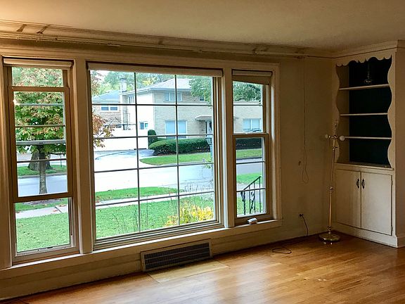 4th image of 410 Dewey Ave