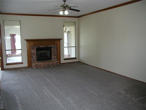 4th image of 612 Westridge Dr