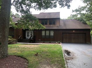 26 Bauer Ave, Manorville, NY 11949