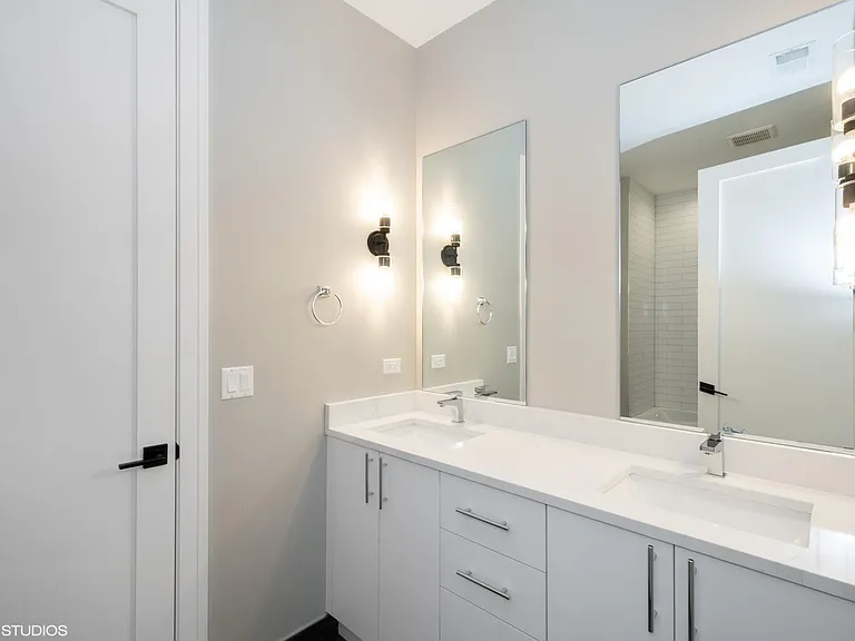2417 W McLean Ave #1 — Photo 24
