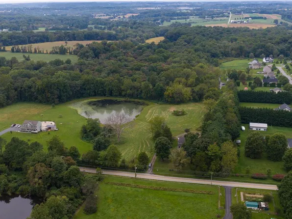 519 Middle Rd, Elkton, MD 21921