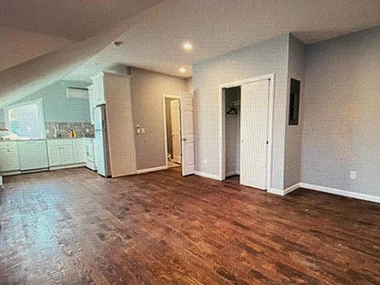 370 S Riverside Ave #4-5 — Photo 6