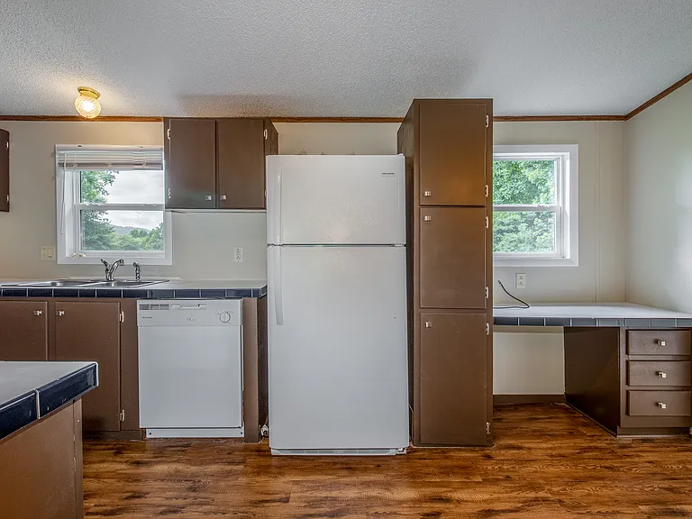 60 Brooklane Dr — Photo 6