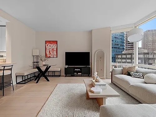 1 Franklin St Photo 1