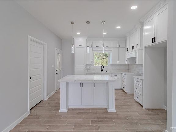 5th image of 2503 Ala Blanca Ave