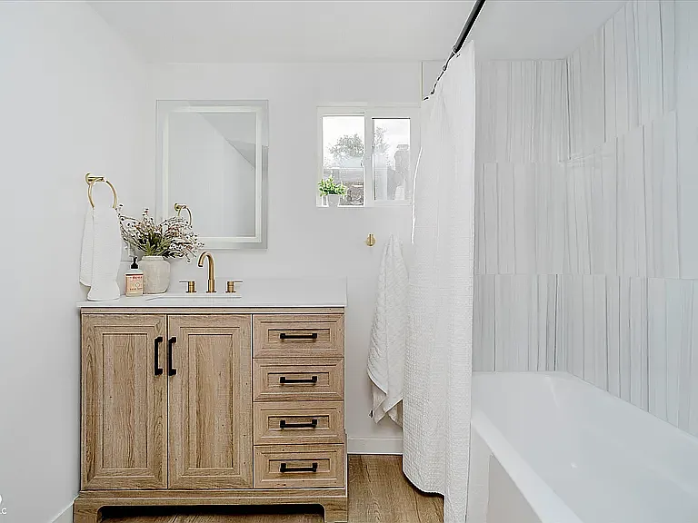 4840 Hillside Ave — Photo 16