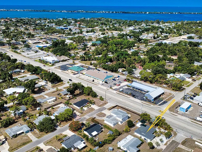 Aerial Location proximity to downtown Englewood and Beaches