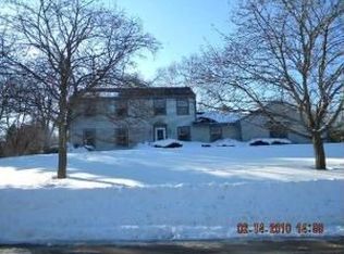 435 Bunker Hill Dr, Brookfield, WI 53005