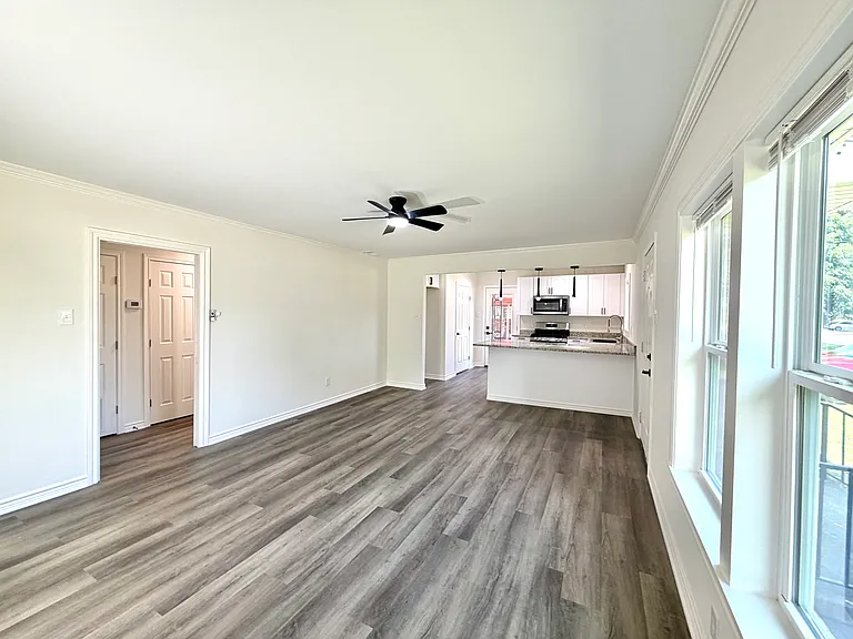 2913 W 4th Ave — Photo 2