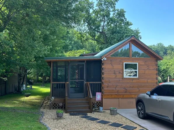 439 Elkmont Trl, Cleveland, GA 30528
