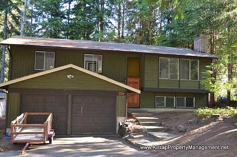 1st image of 122 NW Woodridge Pl