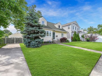 102 Guenther Avenue, Valley Stream, NY, 11580