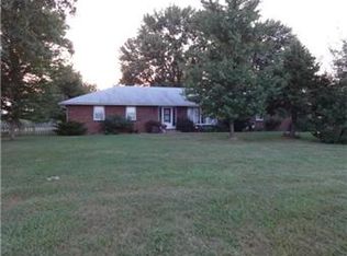 23719 Tonganoxie Dr, Leavenworth, KS 66048