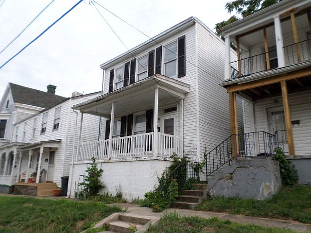 1st image of 38 E 4th St