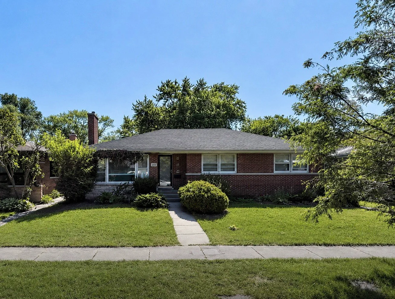 4 bed, 3.0 bath, 2200 sqft, $3,650 — Photo 1