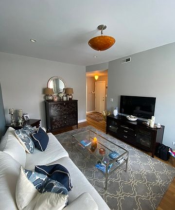2nd image of 1656 N Mohawk St APT 1