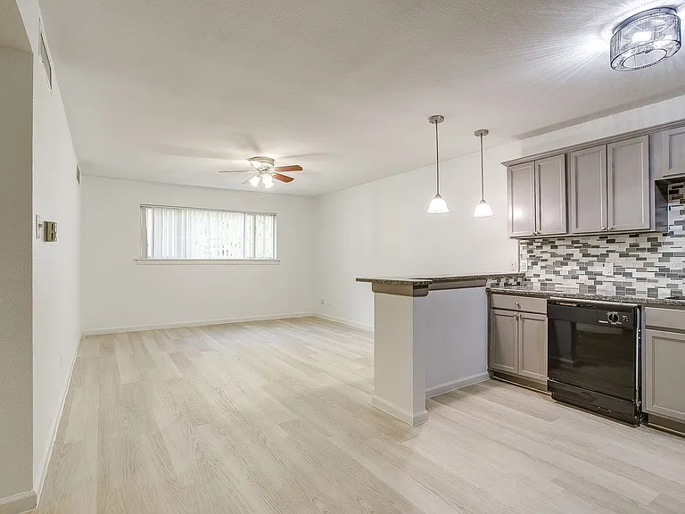 The Heights 76107 — Photo 21