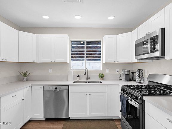 3rd image of 4137 E Sells Dr