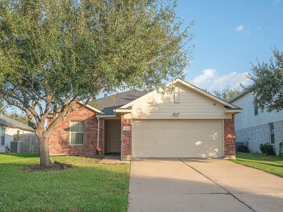 7843 Crescent Village Ln