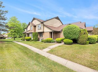 114 Meadow Lane Cir #30, Rochester, MI 48307