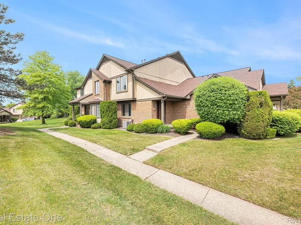 114 Meadow Lane Cir #30, Rochester, MI 48307